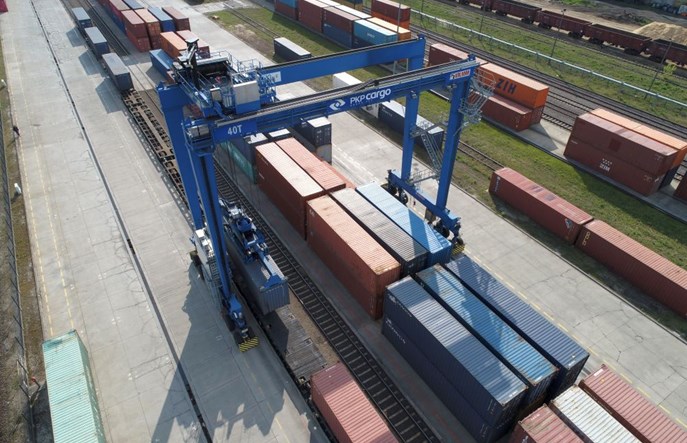 PKP Cargo: Bezpłatne przeładunki pomocy humanitarnej w Dorohusku