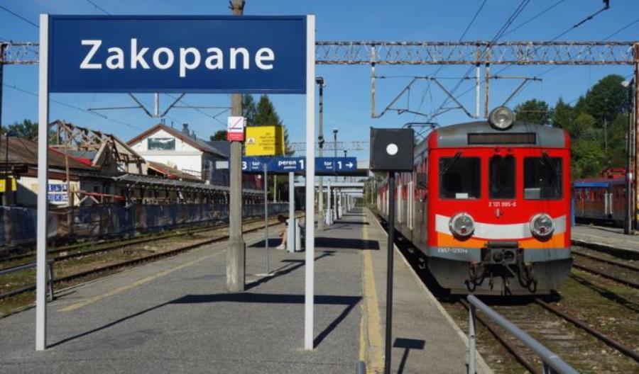 Dwa nowe przystanki kolejowe na jednotorowej kolejowej Zakopiance Dwa nowe przystanki kolejowe na jednotorowej kolejowej Zakopiance