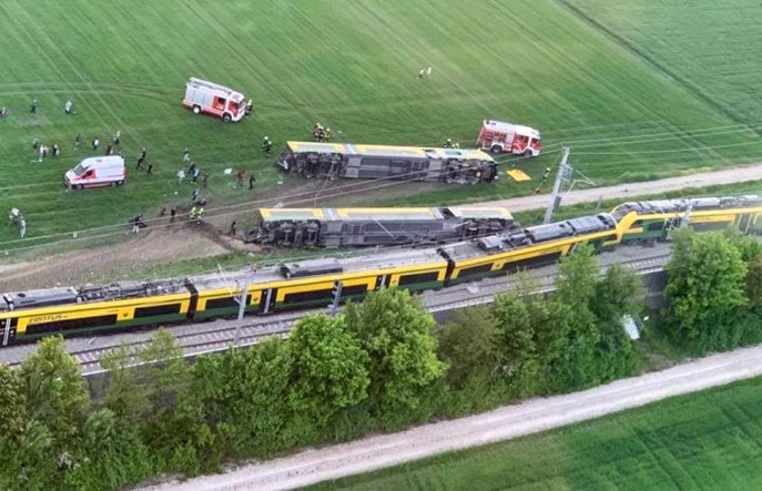 Katastrofa kolejowa w Austrii. Są ofiary śmiertelne Katastrofa kolejowa w Austrii. Są ofiary śmiertelne