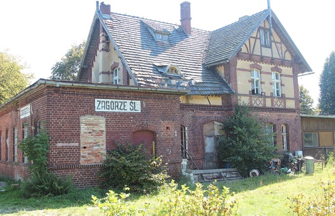 Do Jedliny-Zdroju po linii 285 w grudniu 2022 roku?