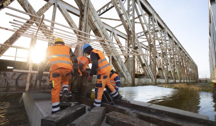Sarinż wykona prace inżynieryjne na linii 25 pod Sandomierzem Sarinż wykona prace inżynieryjne na linii 25 pod Sandomierzem