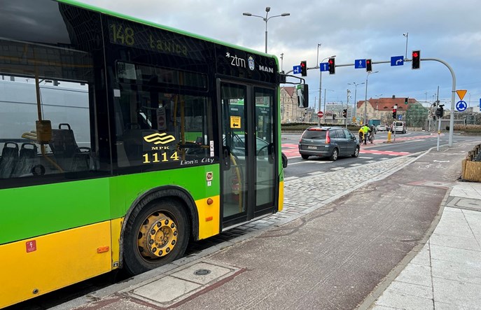 W Poznaniu pasażerowie masowo wracają do komunikacji miejskiej