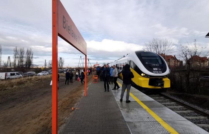 Świdnica: Układ stacji wymusza manewry pociągów bezpośrednich 