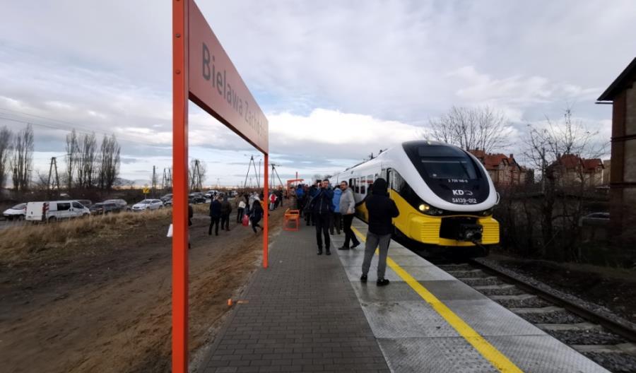 Świdnica: Układ stacji wymusza manewry pociągów bezpośrednich Świdnica: Układ stacji wymusza manewry pociągów bezpośrednich