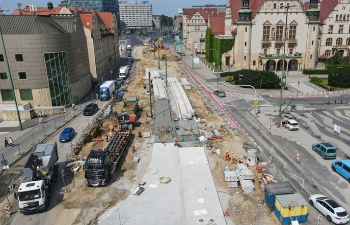 Poznań. Nowe szyny na Świętym Marcinie