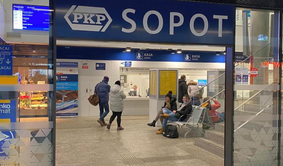 Gdzie kupujemy bilety? Zyskuje Internet, tracą kasy Gdzie kupujemy bilety? Zyskuje Internet, tracą kasy