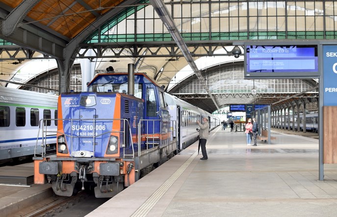 Bilet „Taniej z Bliskimi” przez intercity.pl? Musimy sami sprawdzić, czy się opłaca