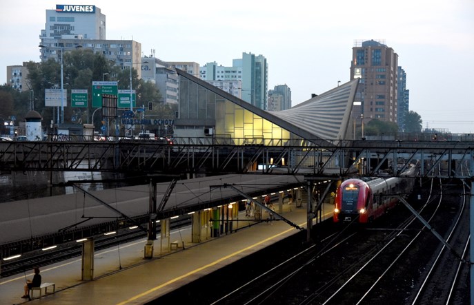 Kaczyński obwinia kolejarzy o fiasko programu Mieszkanie Plus w Warszawie