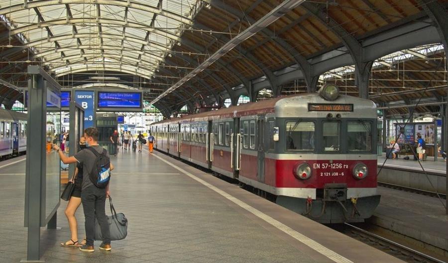 Ogromne problemy pasażerów na Dolnym Śląsku. Jest stanowisko marszałka Ogromne problemy pasażerów na Dolnym Śląsku. Jest stanowisko marszałka