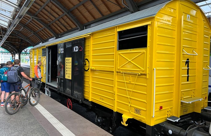 Co z wagonami rowerowymi Kolei Dolnośląskich? Nowy sezon coraz bliżej