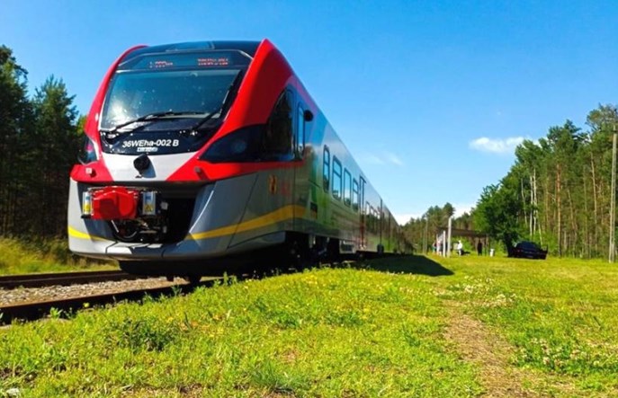 Łódzkie: Wysoka frekwencja w nowych hybrydowych Impulsach do Spały 