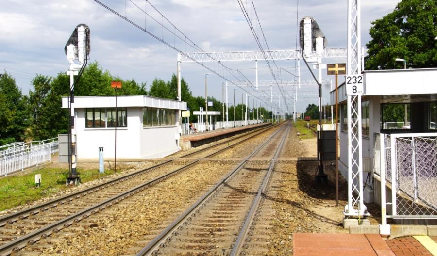 PLK: Będą dłuższe i wyższe perony w Słupcy na magistrali Poznań - Warszawa PLK: Będą dłuższe i wyższe perony w Słupcy na magistrali Poznań - Warszawa