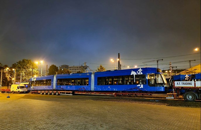 Pierwszy odebrany tramwaj Lajkonik II dotarł do Krakowa