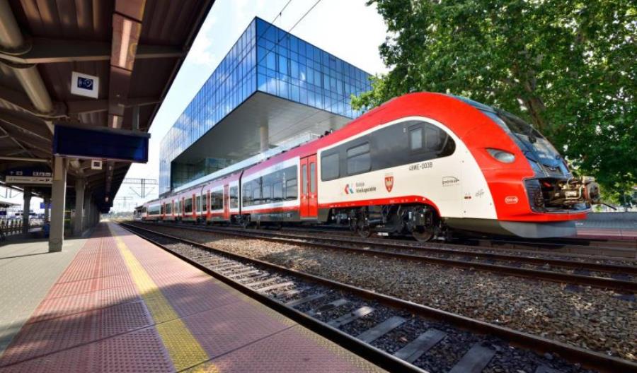 Pesa wygrała przetarg na dostawę pociągów dla Kujaw i Pomorza za 180 milionów Pesa wygrała przetarg na dostawę pociągów dla Kujaw i Pomorza za 180 milionów
