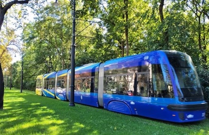 Toruń. Zielone torowisko przy Bydgoskiej cieszy oko