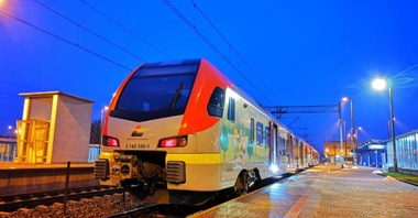 Na linii Łódź – Koluszki pociągi kursują w pakietach