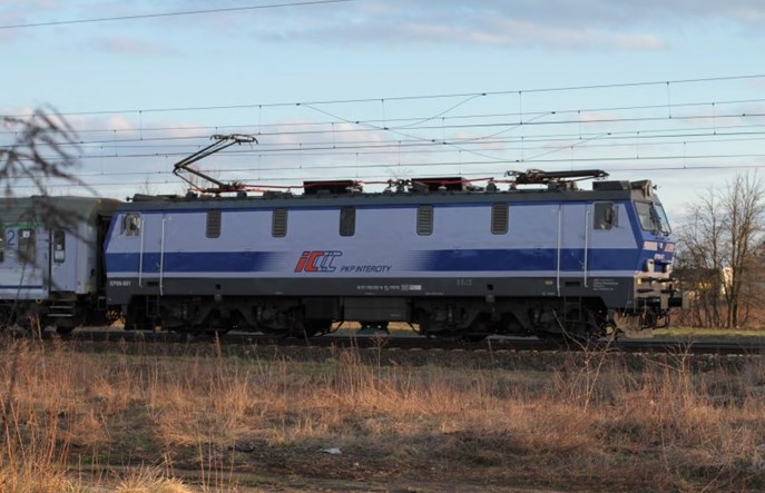 Niewiele ponad połowa polskich elektrowozów jest w stanie dobrym