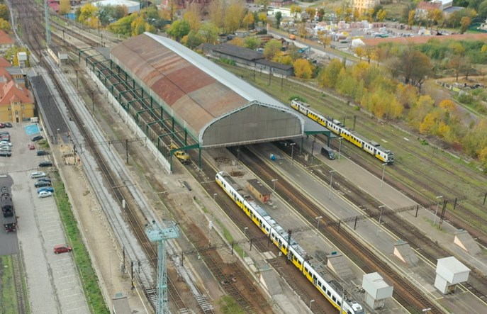 PLK: Umowy na Kolej Plus w październiku, przetargi od listopada