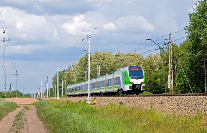 Bezpłatne pociągi w Dzień Bez Samochodu. „To absurd”