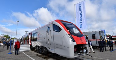 Elektryczny Flirt dla Walii z dieslowskim silnikiem i bateriami na Innotrans 2022 (zdjęcia)