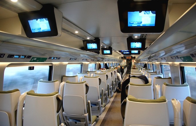 Pendolino zwalnia z 200 do 20 km/h na CMK. Dlaczego?