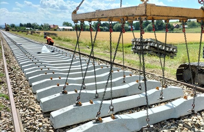 PLK kończy prace na linii Przemyśl – Malhowice. Są perony, nie będzie pociągów