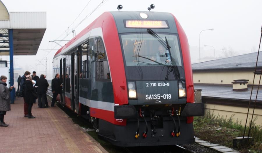 Rośnie liczba pasażerów pociągów z Tomaszowa do Łodzi, zmienia się sposób obsługi
