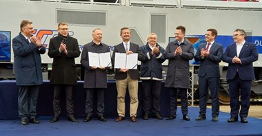 Pesa podpisała umowę na hybrydowe lokomotywy dla PKP Intercity