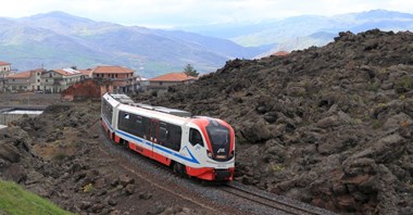 CAF będzie utrzymywał polskie pociągi Newag Vulcano na Sycylii