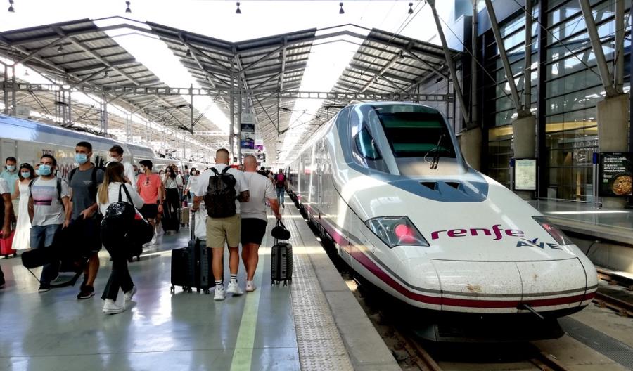 Koleje Hiszpańskie sprzedają bilety na szybkie pociągi na cały 2023 rok Koleje Hiszpańskie sprzedają bilety na szybkie pociągi na cały 2023 rok