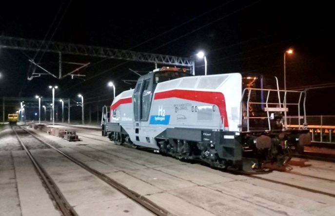 Lokomotywa wodorowa Pesy rozpoczyna ostatnie testy w Żmigrodzie Lokomotywa wodorowa Pesy rozpoczyna ostatnie testy w Żmigrodzie