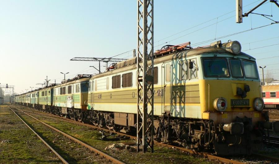 Prawie 1/3 elektrowozów PKP Intercity jest wyłączona z ruchu Prawie 1/3 elektrowozów PKP Intercity jest wyłączona z ruchu