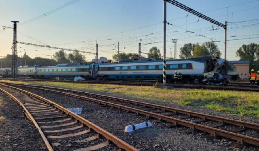 Czesi zastanawiają się, czy naprawią Pendolino po wypadku w Bohuminie Czesi zastanawiają się, czy naprawią Pendolino po wypadku w Bohuminie