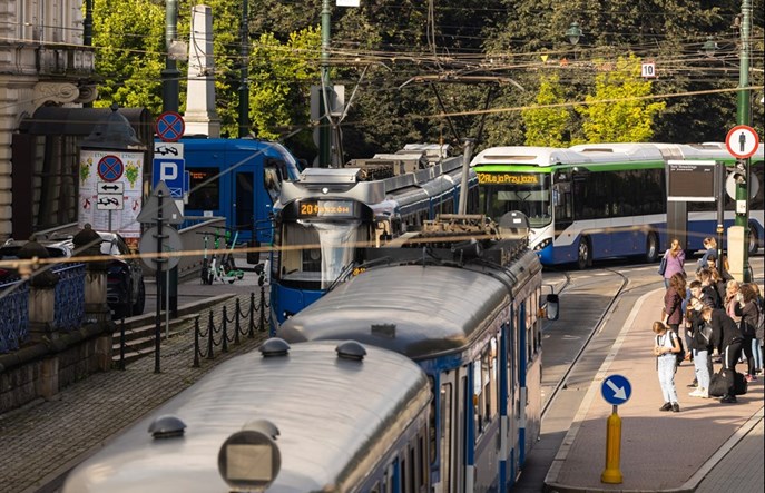 Kraków: Nie będzie podwyżki cen biletów. W zamian ostre cięcia?