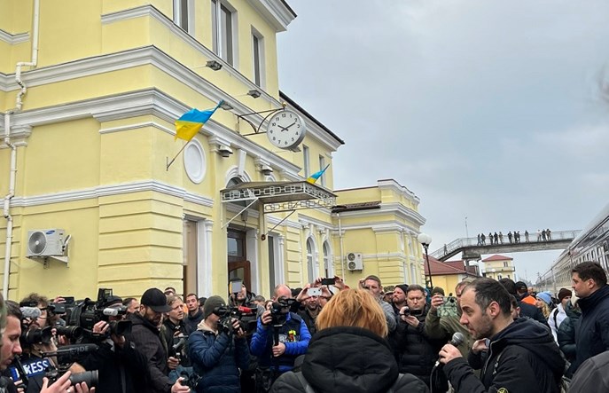 Ukraina. Pierwszy pociąg ponownie dotarł do Chersonia