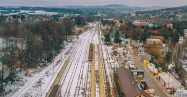 Pociągi wracają do zakopiańskiej Spyrkówki. Długi czas przejazdu