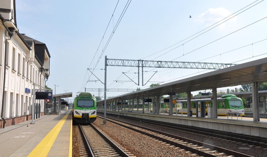Pociągi pojadą na linii 8 w takcie, ale tylko do Radomia Pociągi pojadą na linii 8 w takcie, ale tylko do Radomia