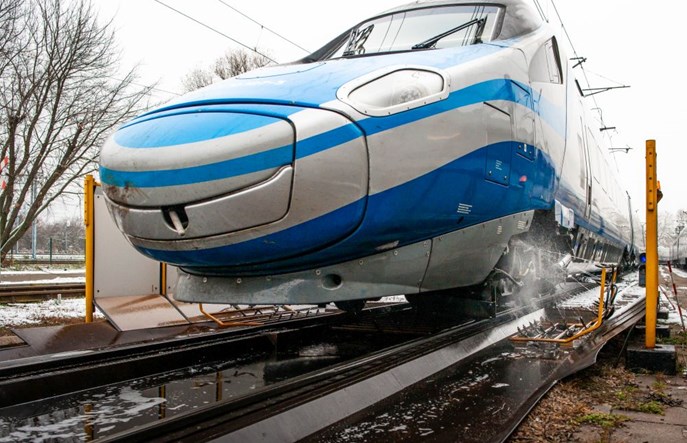 Przewoźnicy zabezpieczają tabor przed skutkami zimy. PKP IC inwestuje w drugi system Nordic Anti-icing