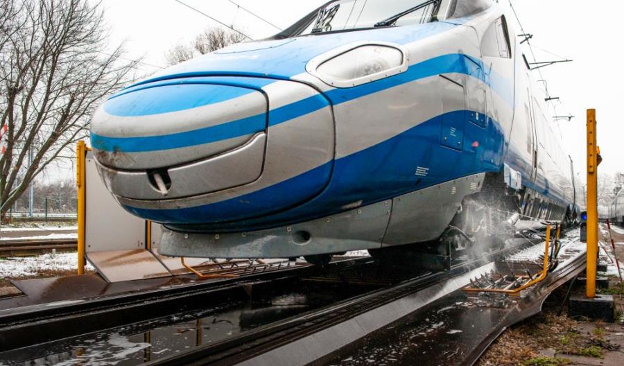 Przewoźnicy zabezpieczają tabor przed skutkami zimy. PKP IC inwestuje w drugi system Nordic Anti-icing Przewoźnicy zabezpieczają tabor przed skutkami zimy. PKP IC inwestuje w drugi system Nordic Anti-icing