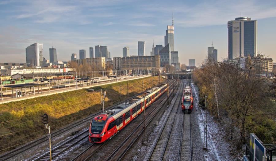 Duże utrudnienia w Warszawie, pasażerowie skarżą się na tłok i brak informacji Duże utrudnienia w Warszawie, pasażerowie skarżą się na tłok i brak informacji