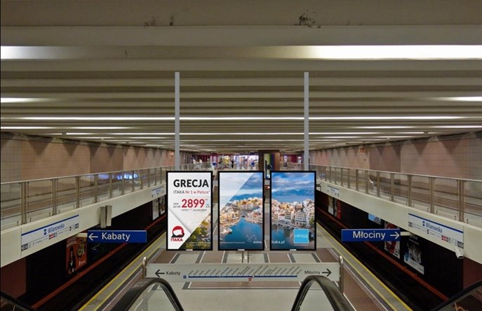 Metro: Reklamy także pod sufitem. ZTM zgodził się na zasłanianie nazw