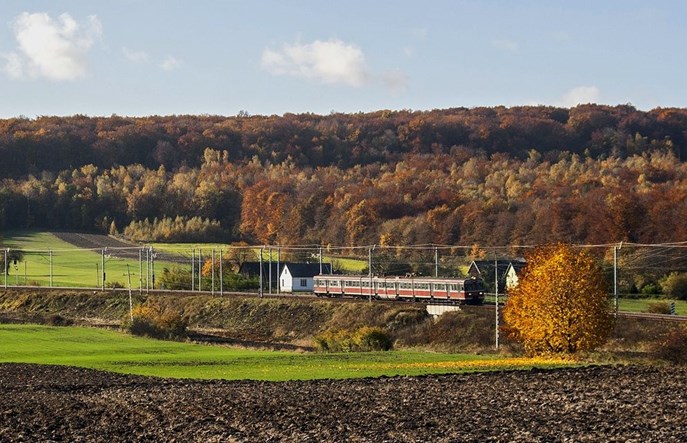 Mniej pociągów międzywojewódzkich. Świętokrzyskie oskarża Małopolskie