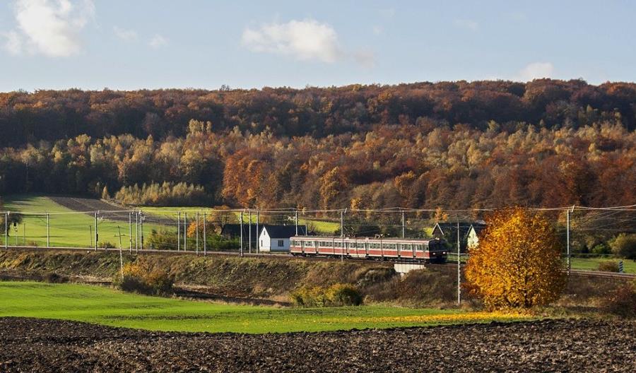 Mniej pociągów międzywojewódzkich. Świętokrzyskie oskarża Małopolskie Mniej pociągów międzywojewódzkich. Świętokrzyskie oskarża Małopolskie