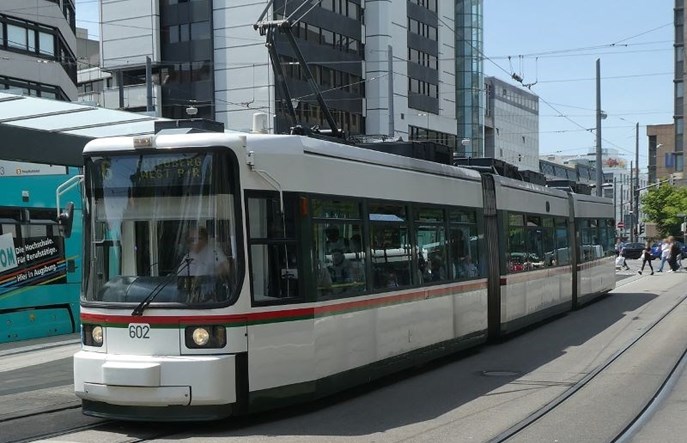 MPK Łódź: Nowe tramwaje – z wózkami skrętnymi, używane – z rodziny NF6D