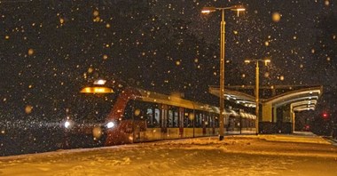 Warszawa: Tor na średnicy zamknięty, kursuje mniej niż połowa pociągów