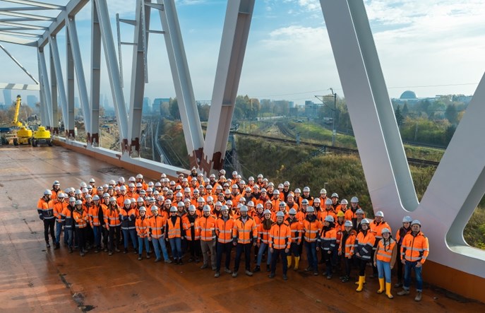 Warszawa Zachodnia: Pierwszy w Polsce jednoprzęsłowy wiadukt z dwoma torami i rozjazdem