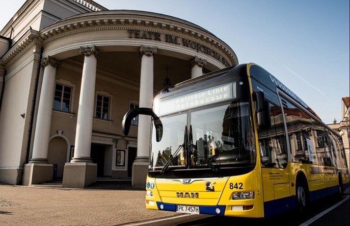 Zerowy VAT na transport publiczny – Ministerstwo Finansów odpowiada ostrożnie…