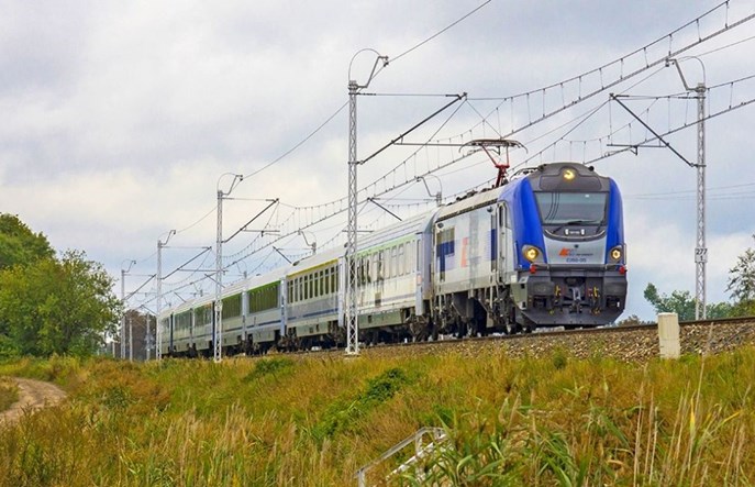 PKP IC tłumaczy podwyżki. Miliard zł więcej za prąd