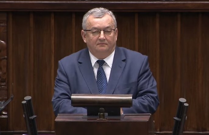 Adamczyk: Rząd dorzucił PKP Intercity 575 milionów. „Bez tego podwyżka byłaby większa”