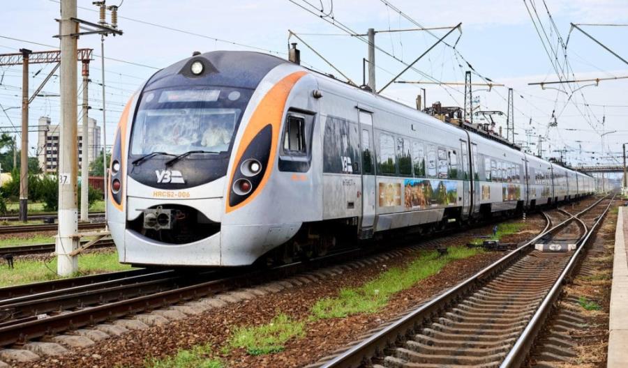 Ukraina uruchamia pierwsze pociągi elektryczne z Kijowa do Czerkas Ukraina uruchamia pierwsze pociągi elektryczne z Kijowa do Czerkas